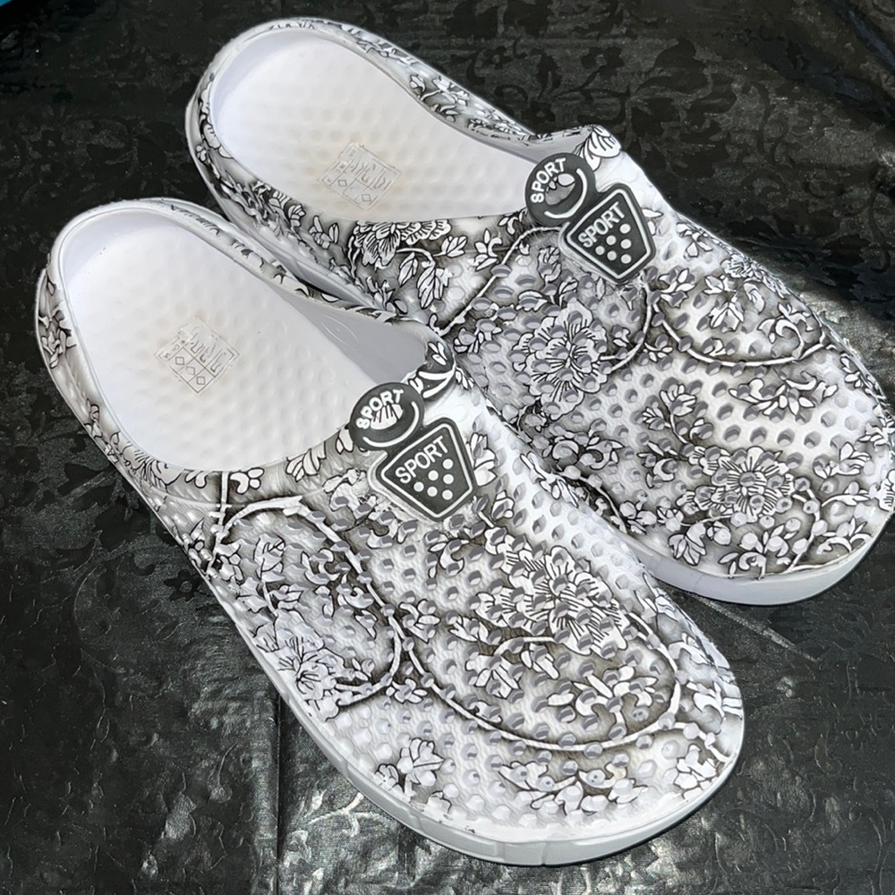 Sport Water Shoes Size 40 EUC